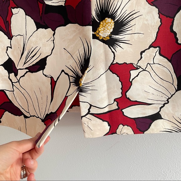 Ann Taylor Factory Red Floral Print Pencil Skirt Size 10 - Picture 4 of 11